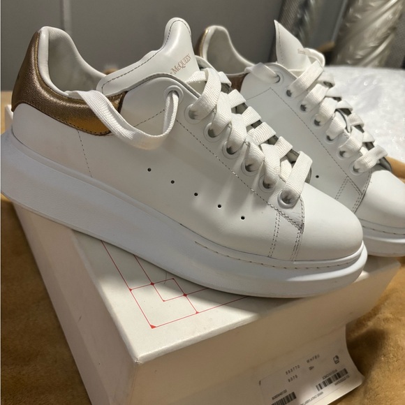 Alexander McQueen Gold and White Sneakers - Picture 2 of 8